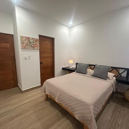 Private Fully Furnished Home At Wide Mouth Frog Hostel Quepos Exteriér fotografie