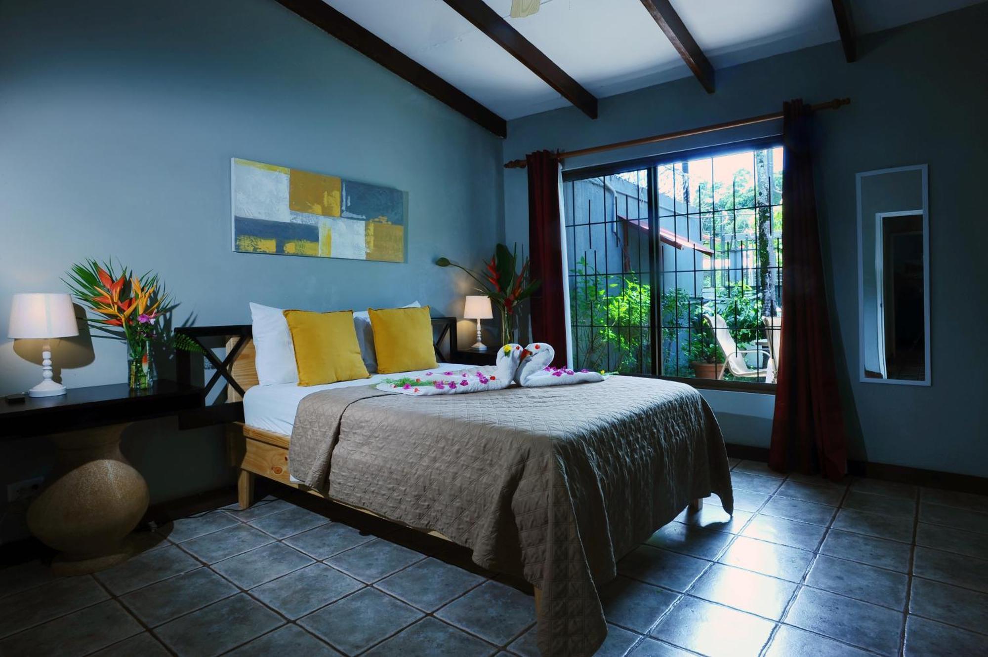 Private Fully Furnished Home At Wide Mouth Frog Hostel Quepos Exteriér fotografie