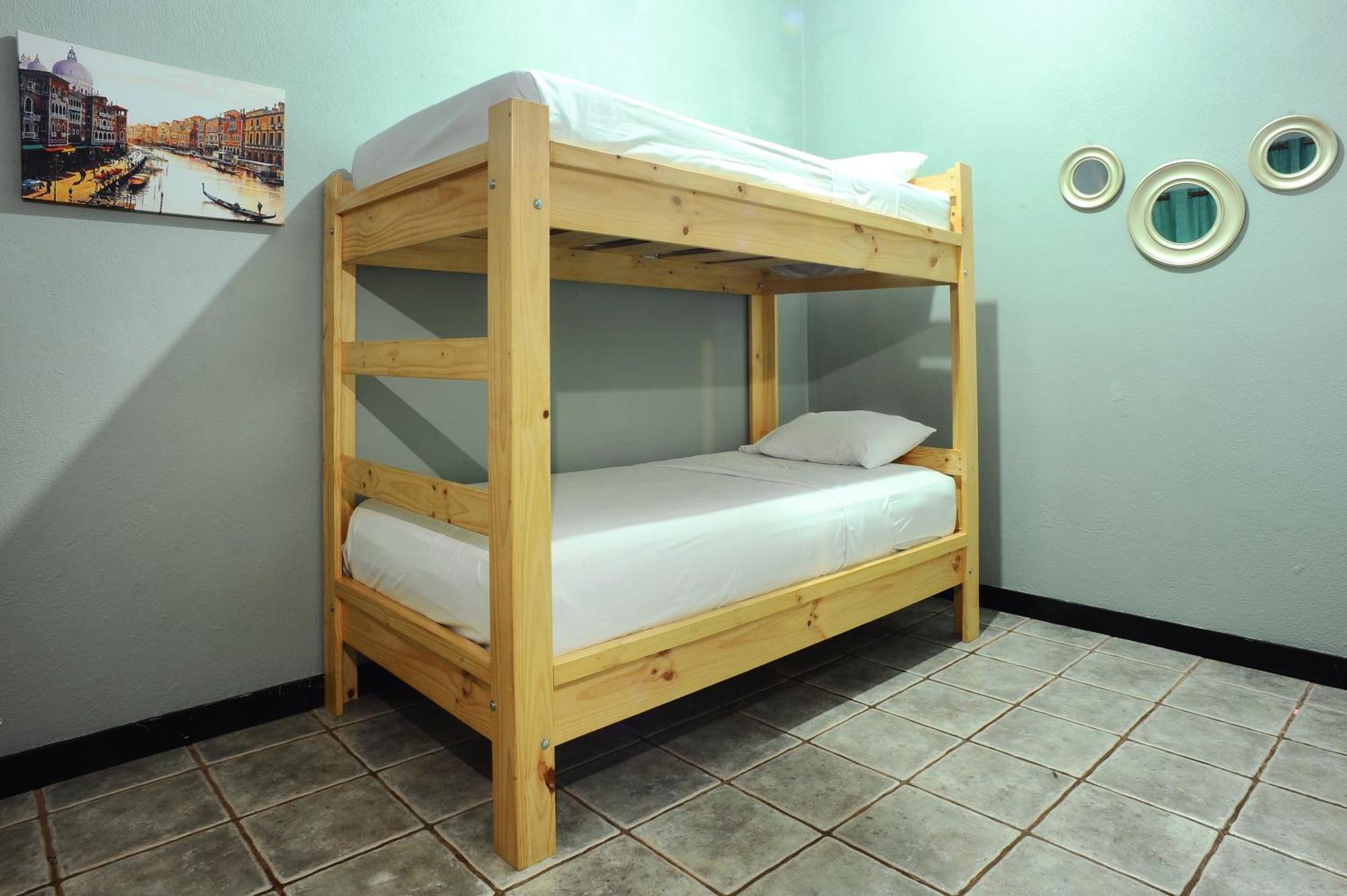 Private Fully Furnished Home At Wide Mouth Frog Hostel Quepos Exteriér fotografie