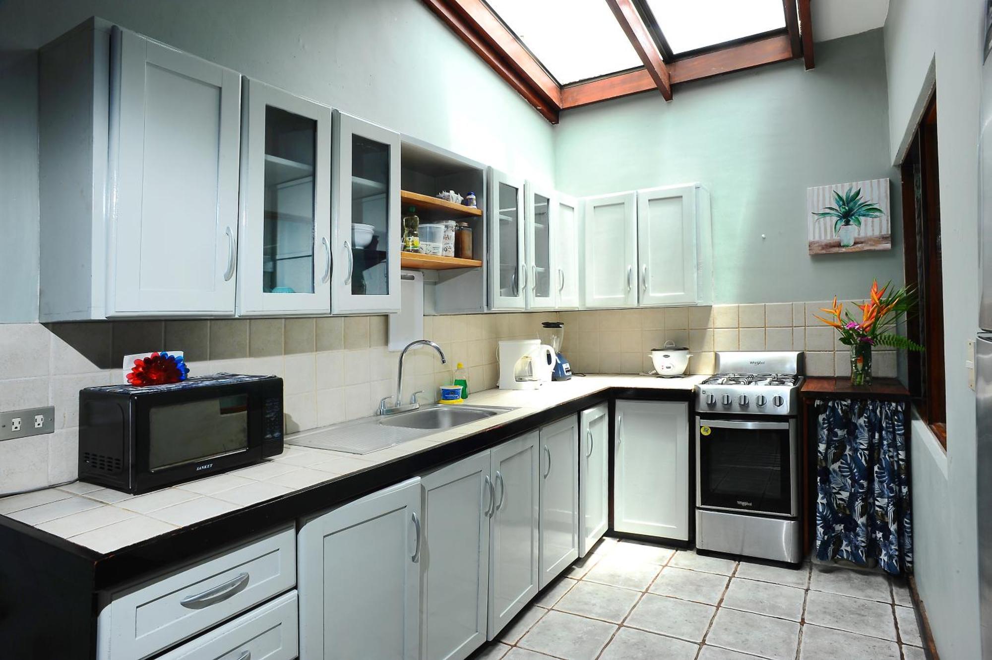 Private Fully Furnished Home At Wide Mouth Frog Hostel Quepos Exteriér fotografie