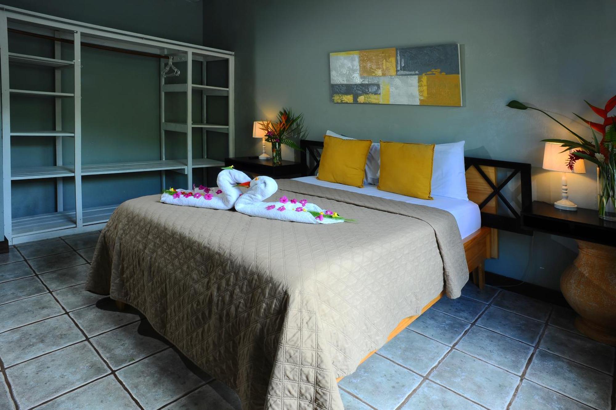 Private Fully Furnished Home At Wide Mouth Frog Hostel Quepos Exteriér fotografie
