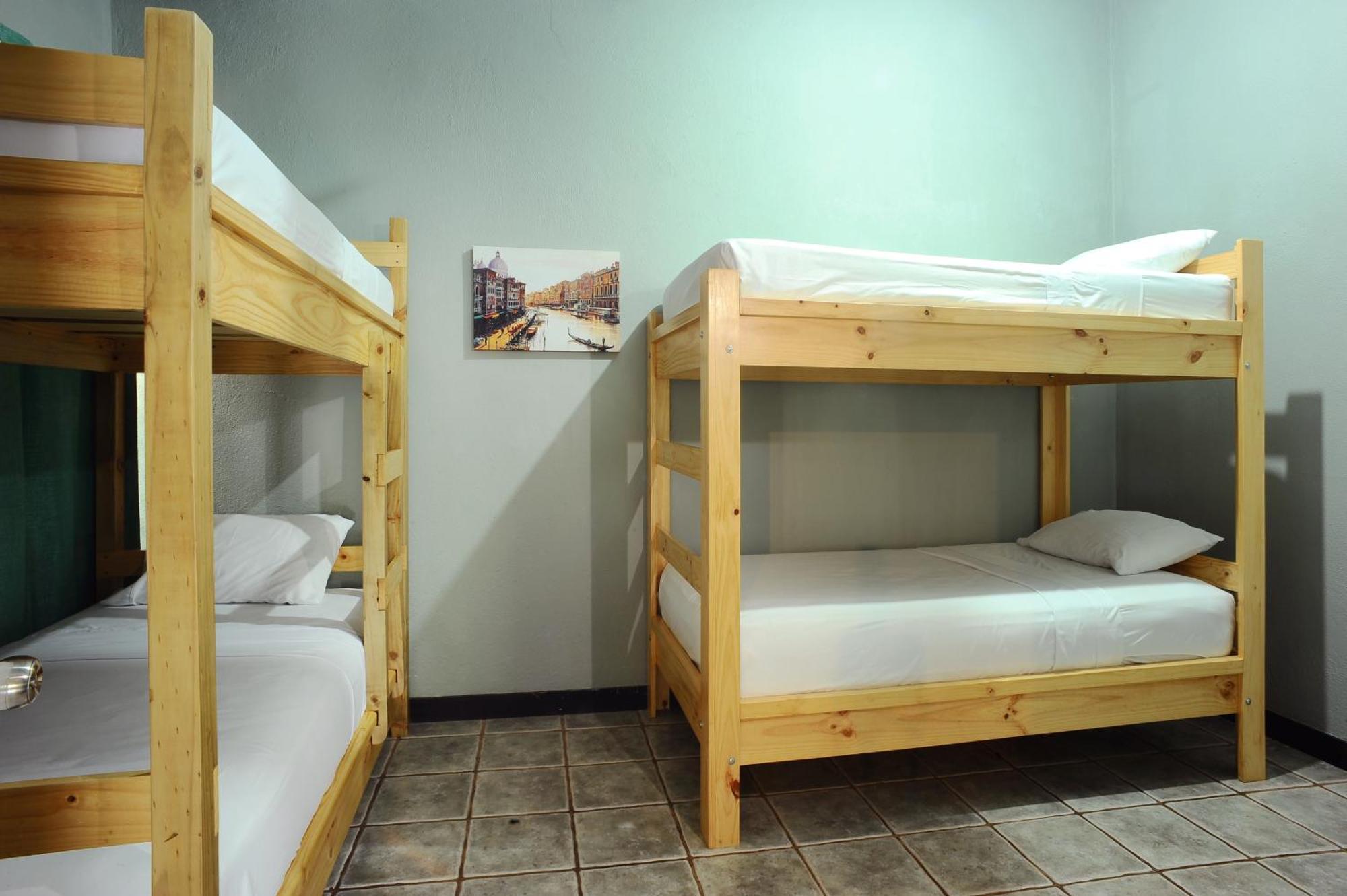 Private Fully Furnished Home At Wide Mouth Frog Hostel Quepos Exteriér fotografie